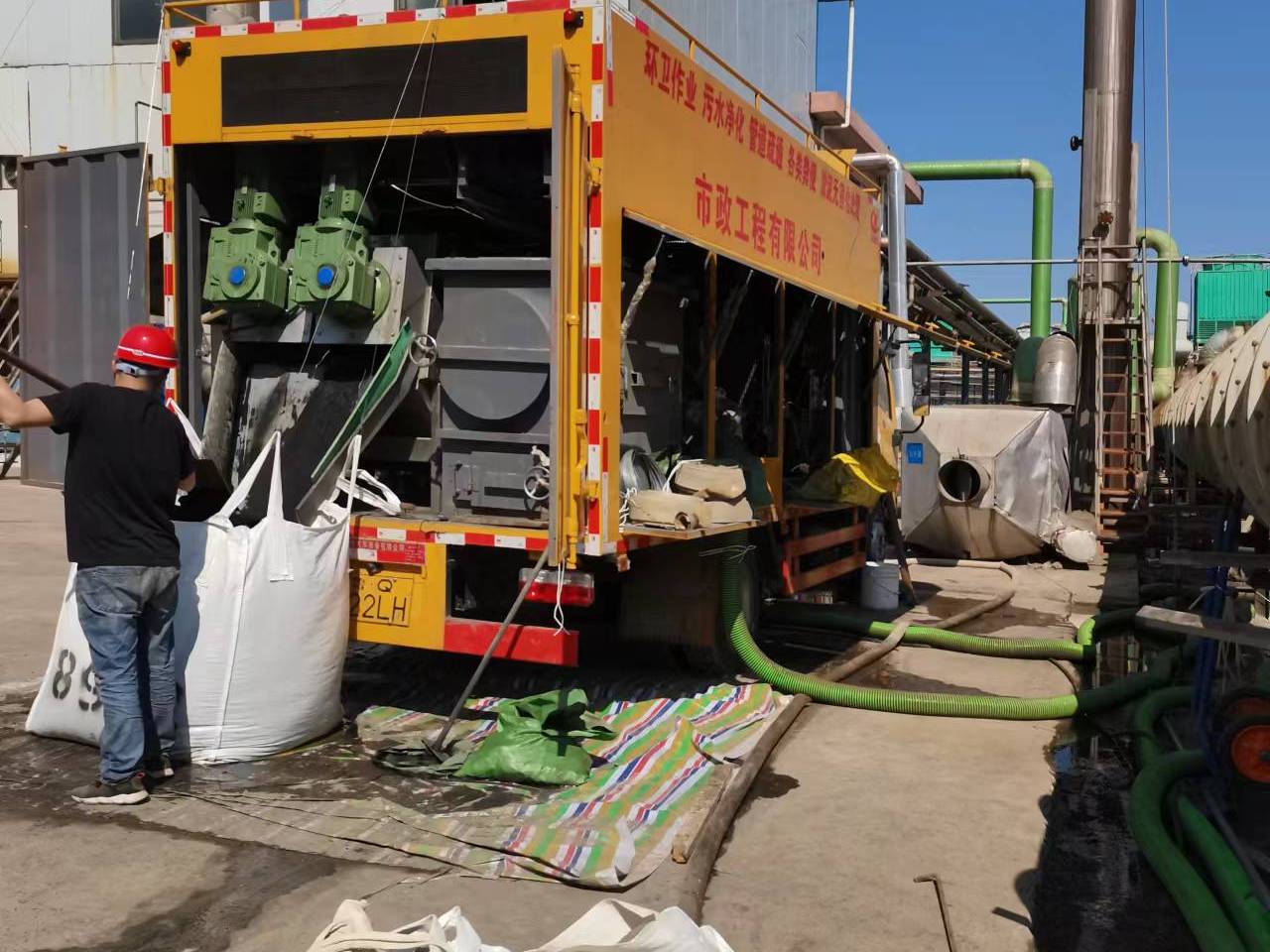 内乡淤泥压干处理